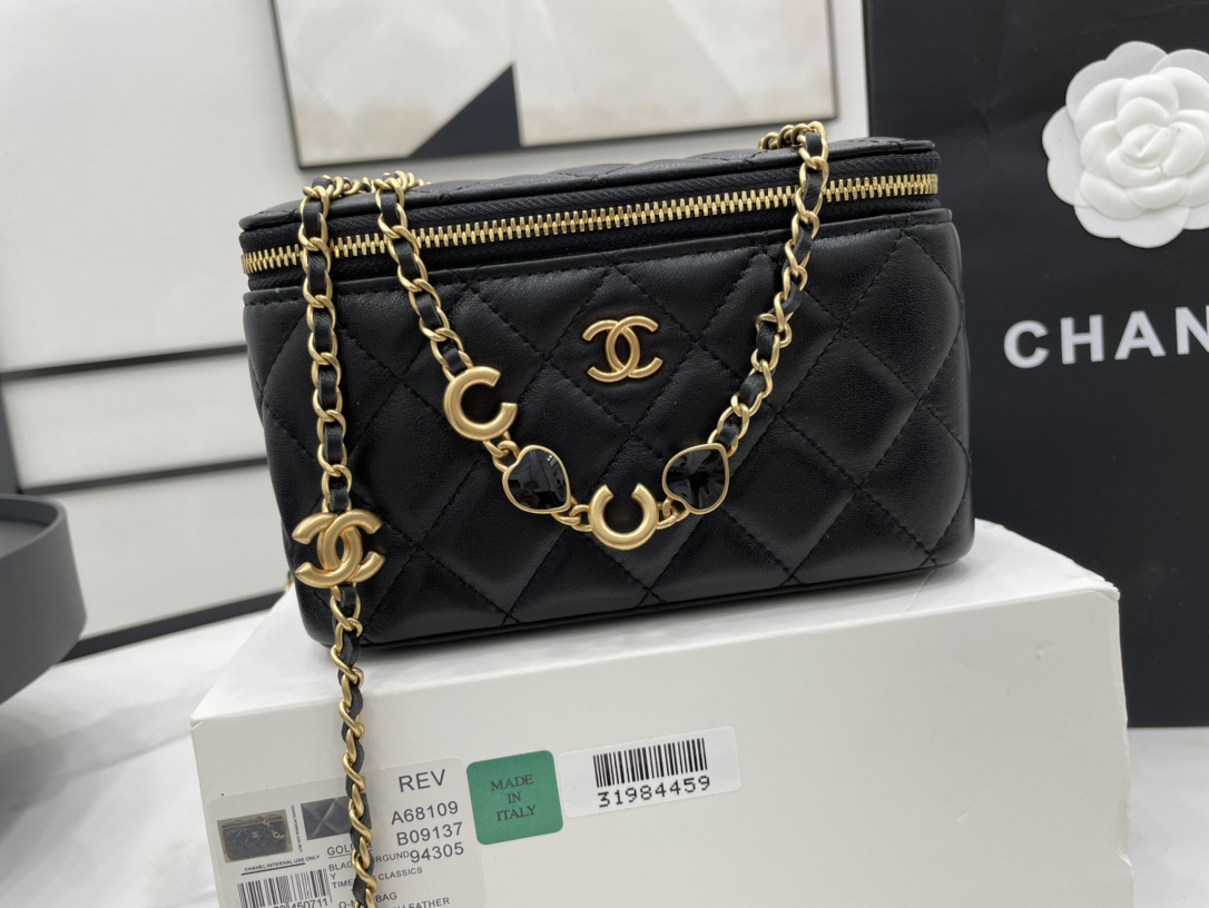 Chanel Box Bag With Heart Chain Black Leather A68109