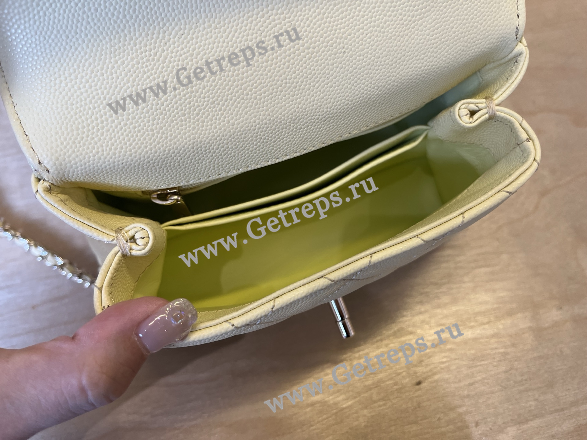 Chanel COCO Top Handle Handbag White Grained Calfskin 19cm