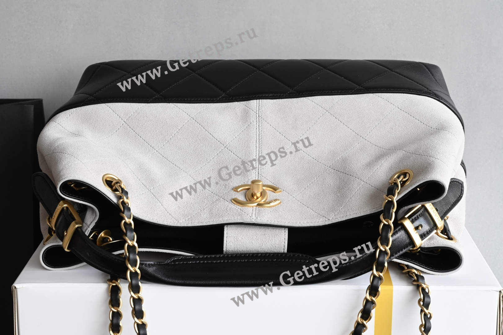 Chanel Calfskin Stitched Hobo Black-1