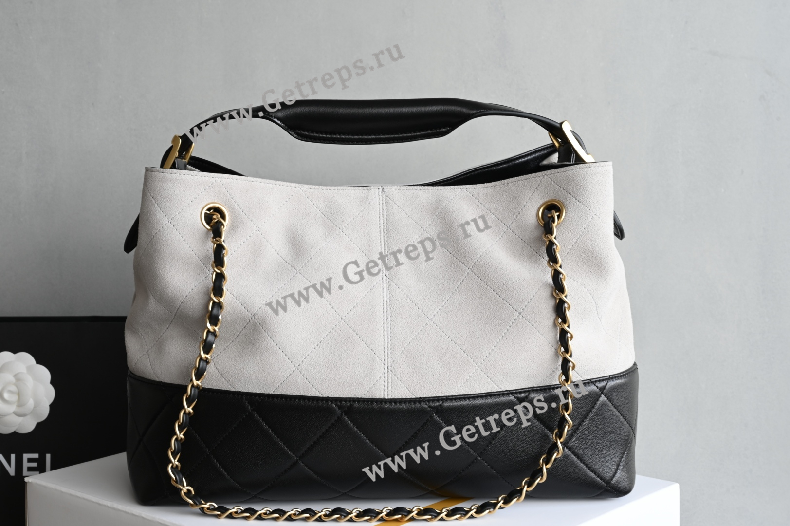 Chanel Calfskin Stitched Hobo Black-1