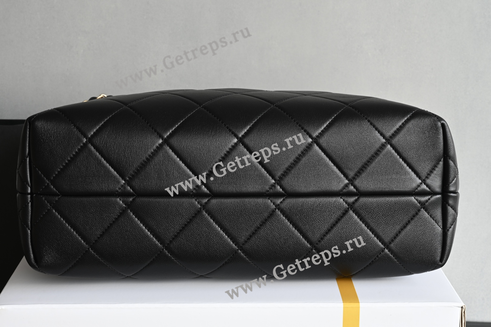 Chanel Calfskin Stitched Hobo Black-1