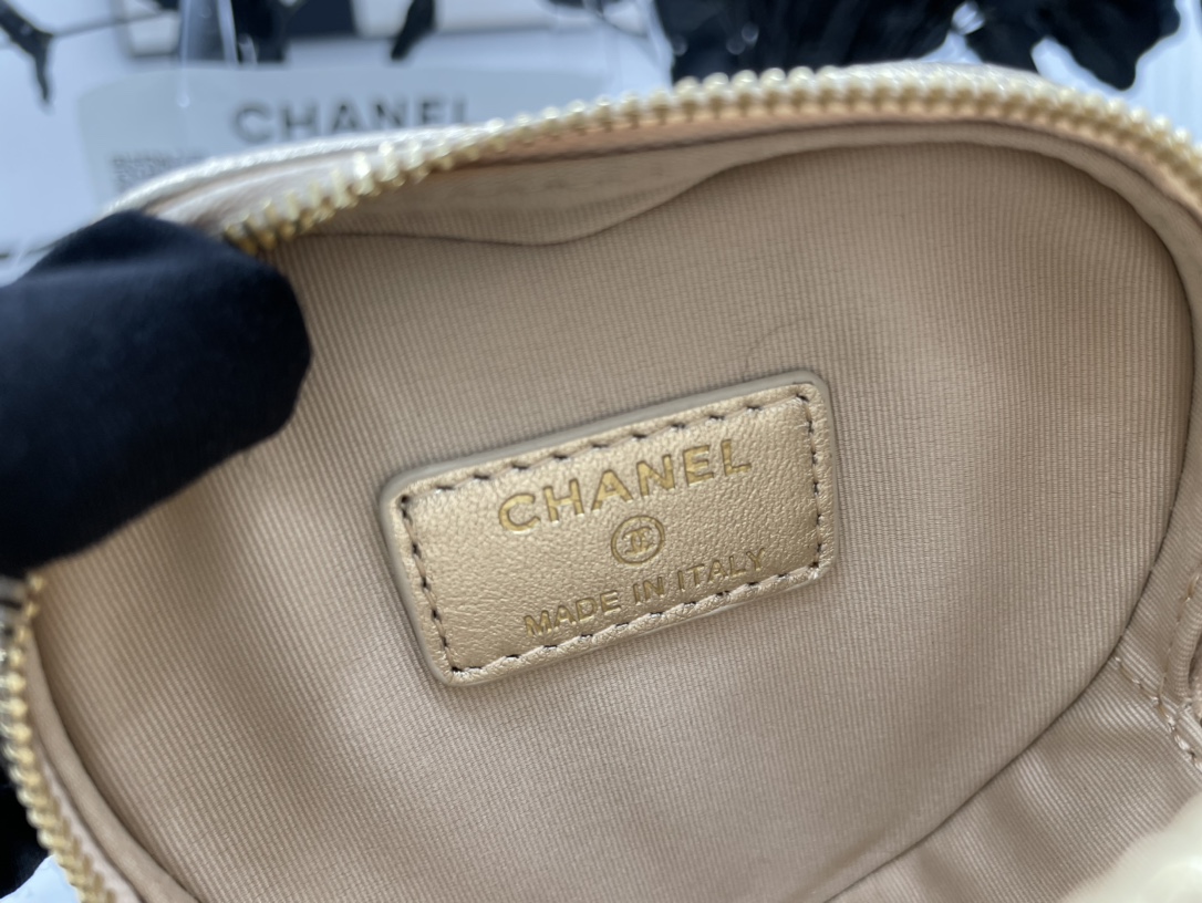 Chanel Heart Bag Lambskin  Gold-Tone Metal Gold AS3191