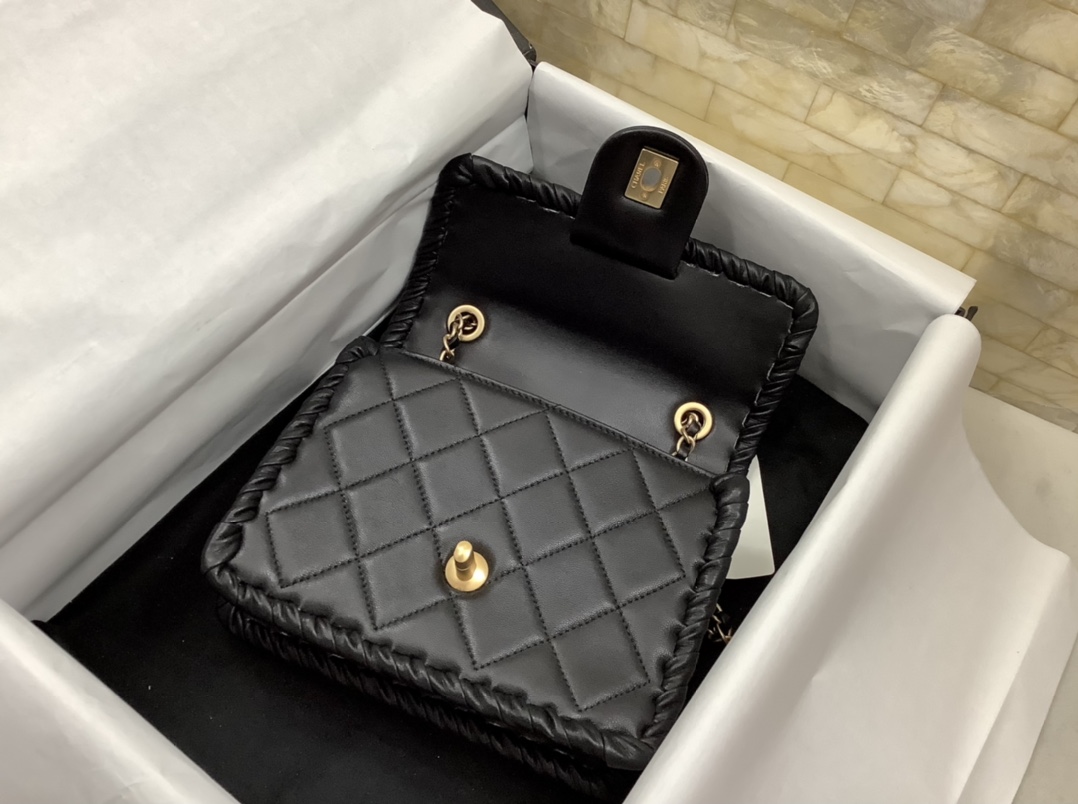 Chanel Ohanel 2022 Shouluder Bag Black