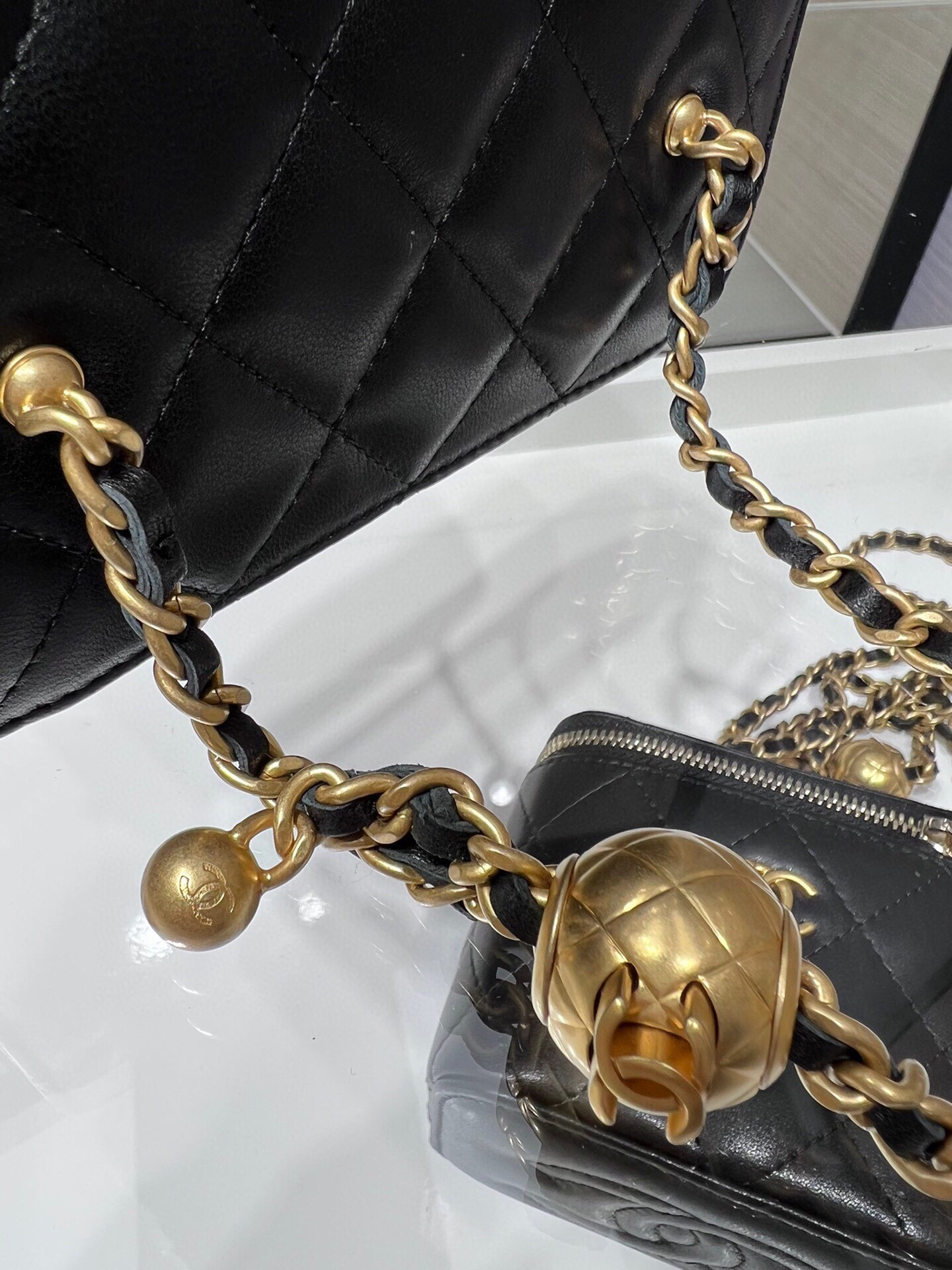 Chanel Ohanel 22B AP2303Y Black Vanity Case