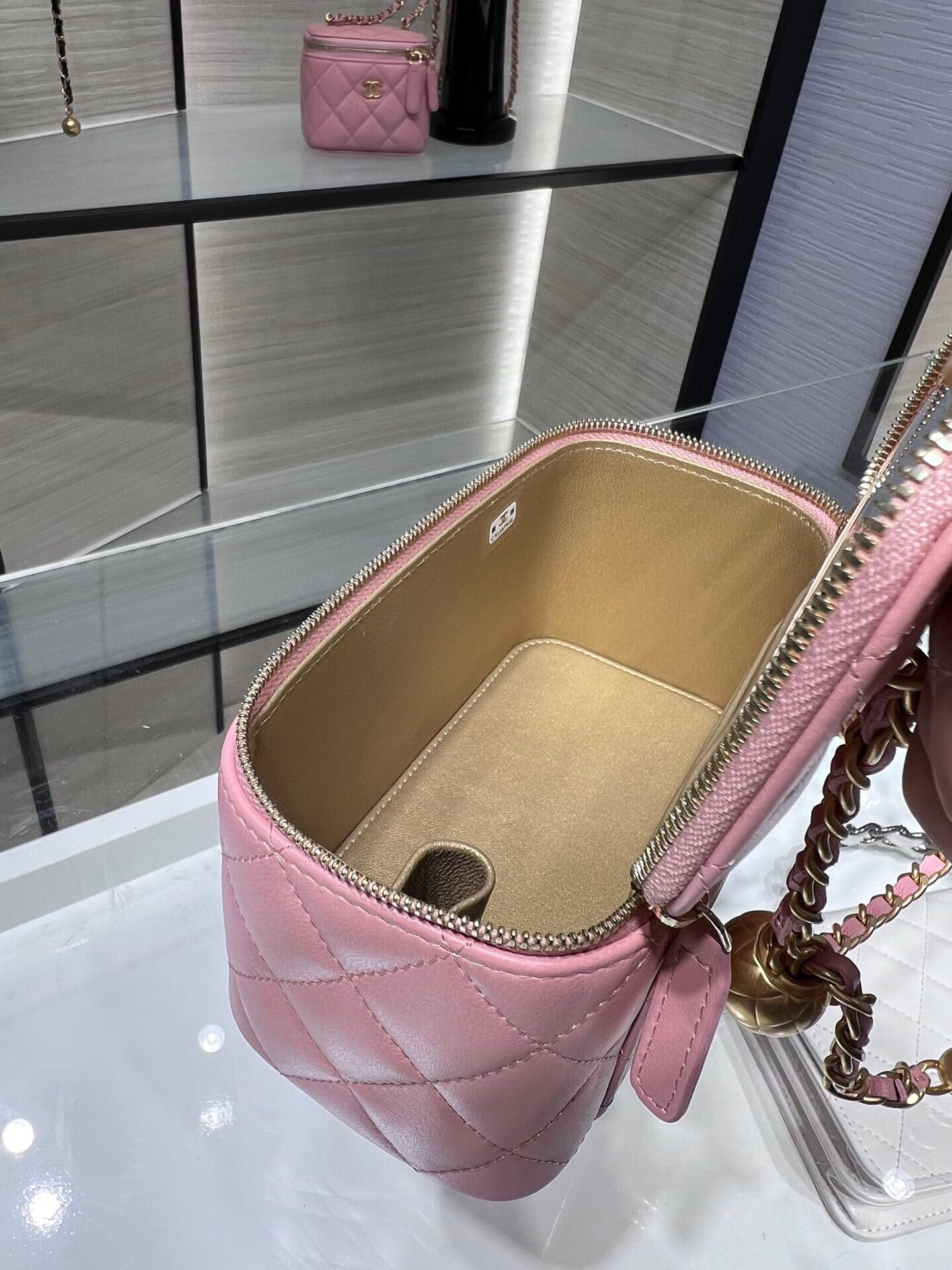 Chanel Ohanel 22B AP2303Y Pink Vanity Case