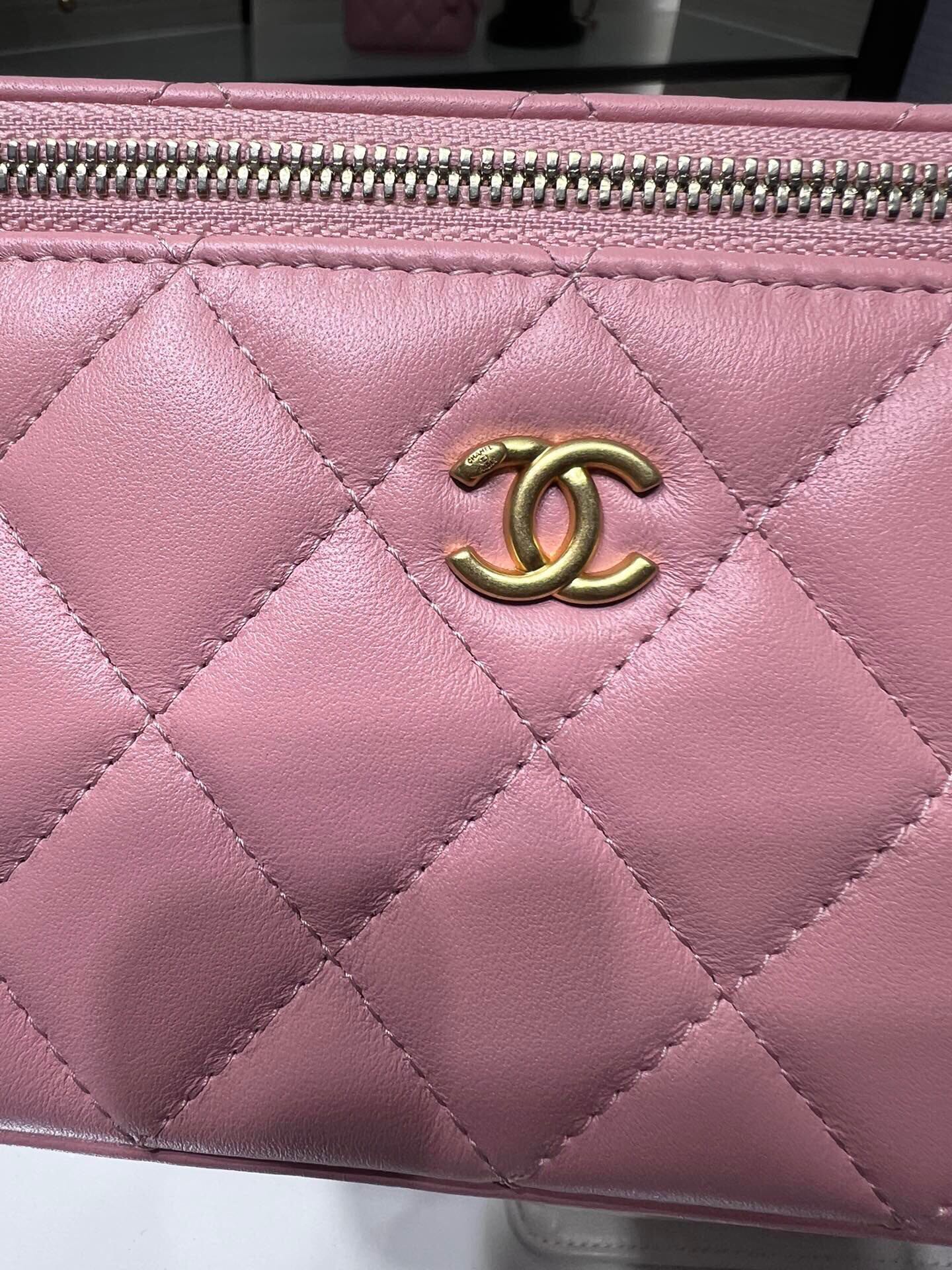 Chanel Ohanel 22B AP2303Y Pink Vanity Case