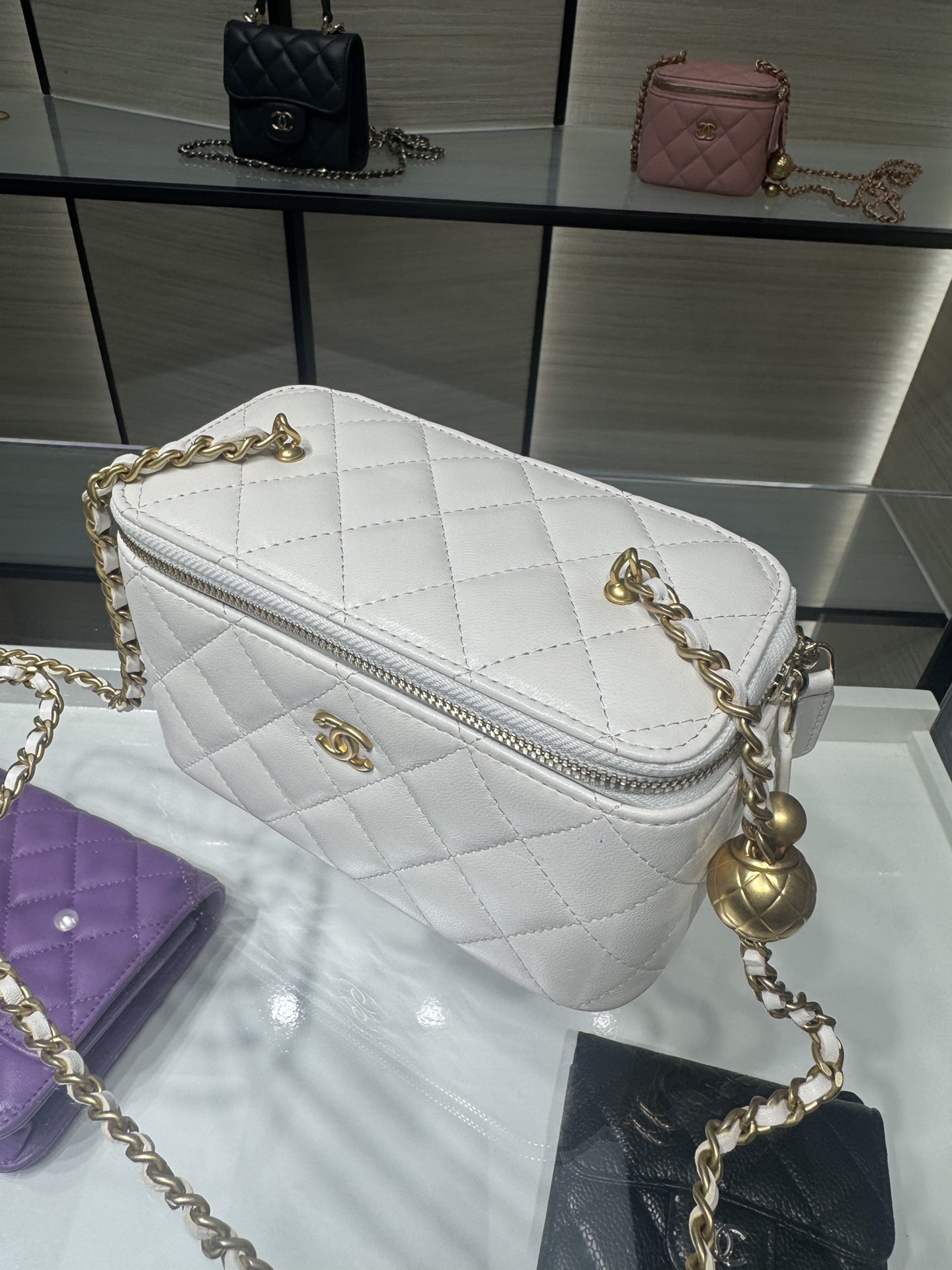 Chanel Ohanel 22B AP2303Y White Vanity Case