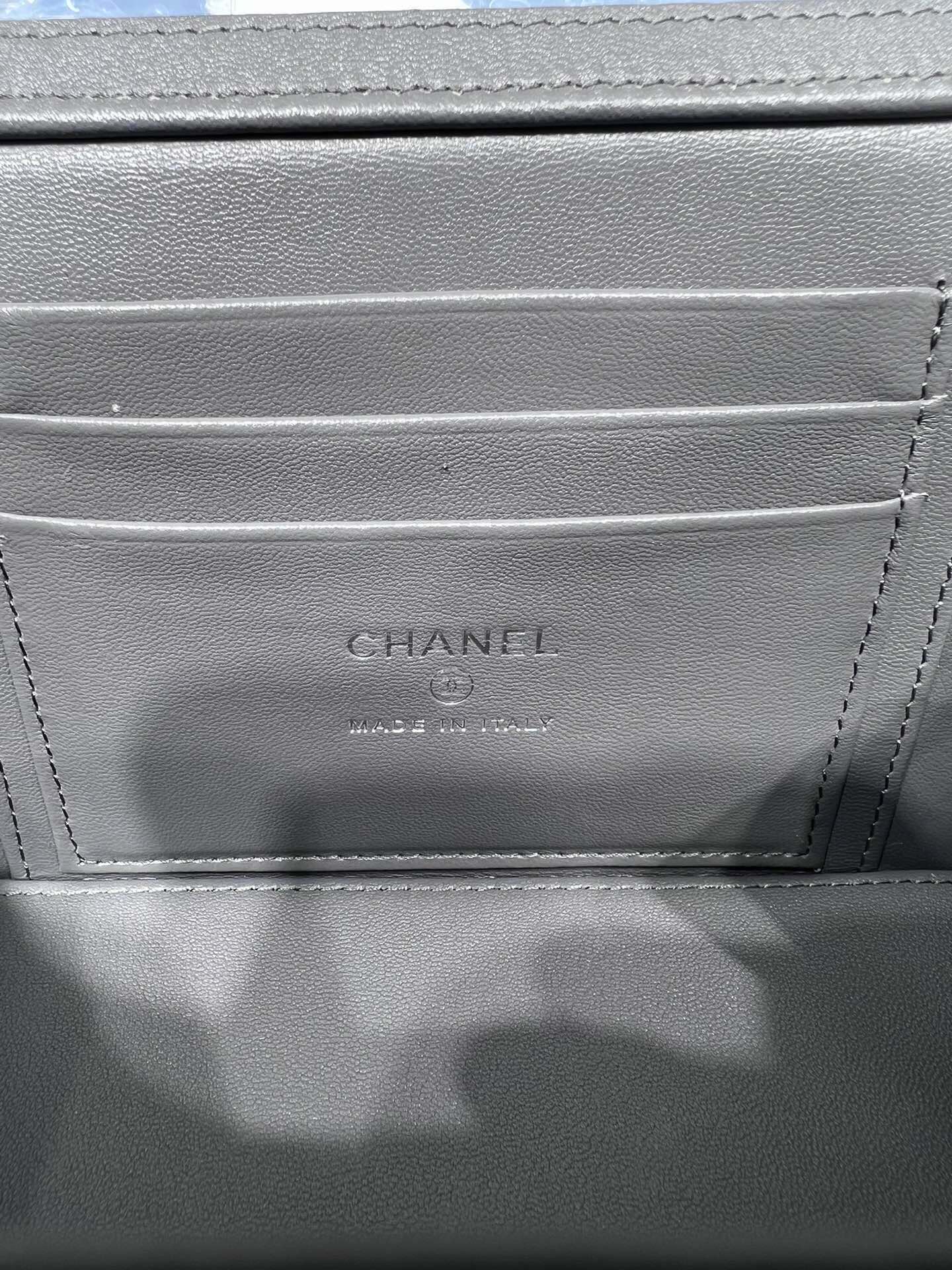 Chanel Ohanel 23K AP3593Y Gary Vanity Case