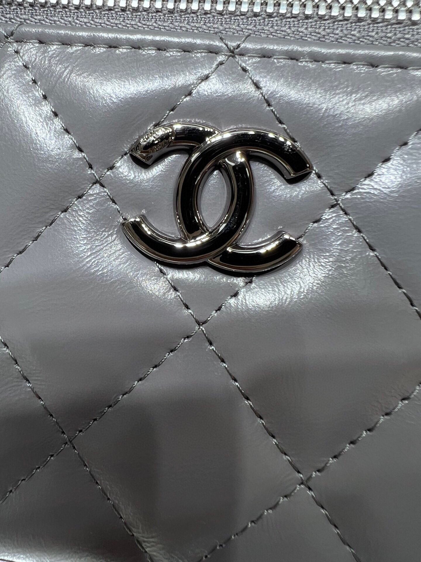 Chanel Ohanel 23K AP3593Y Gary Vanity Case