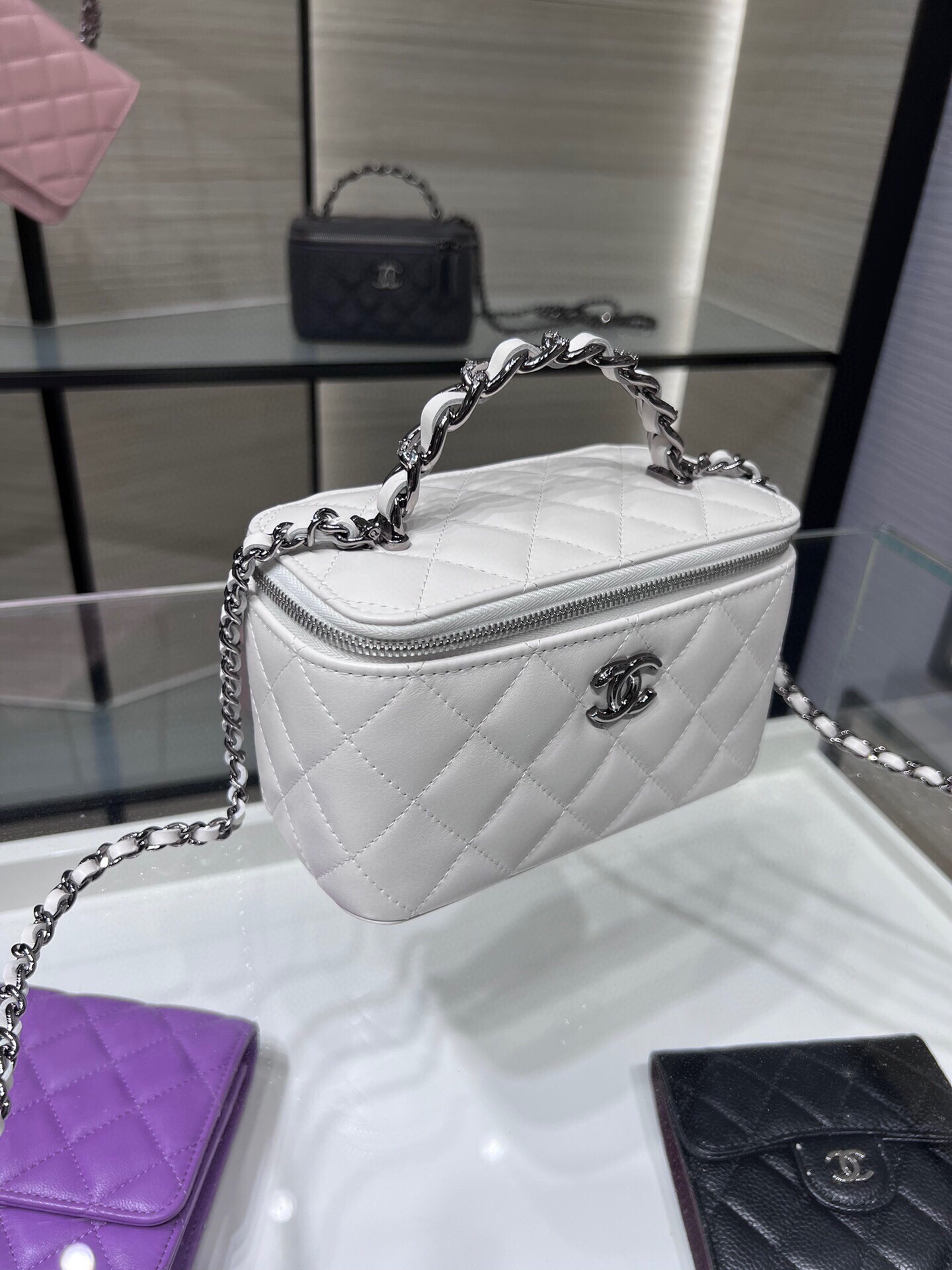 Chanel Ohanel 23K AP3593Y White Vanity Case