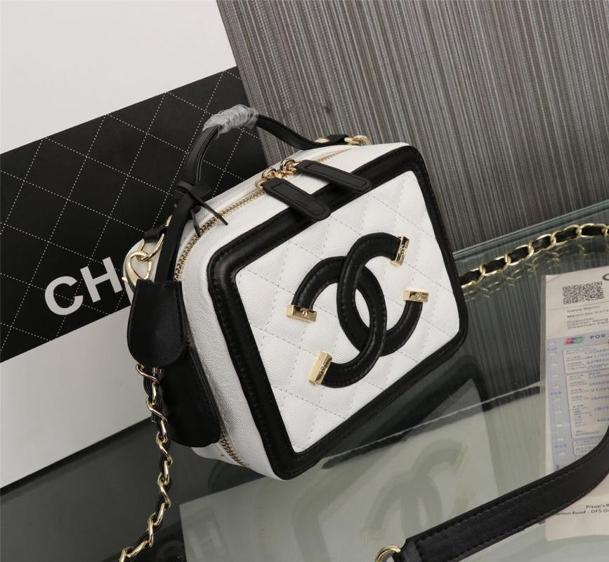 Chanel Vanity Case Grained Calfskin With Gold-Tone Metal White