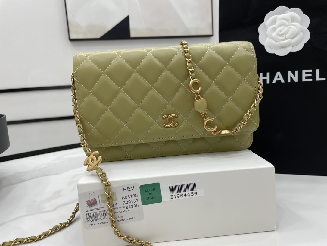 Chanel Wallet on Chain With Heart Chain Green Leather A68108