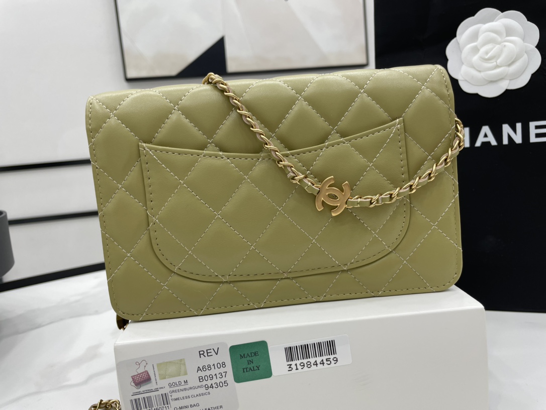 Chanel Wallet on Chain With Heart Chain Green Leather A68108