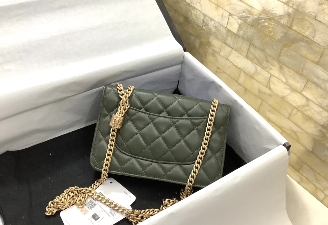 Chanel Woc Wallet on Chain Pearl Crush Green