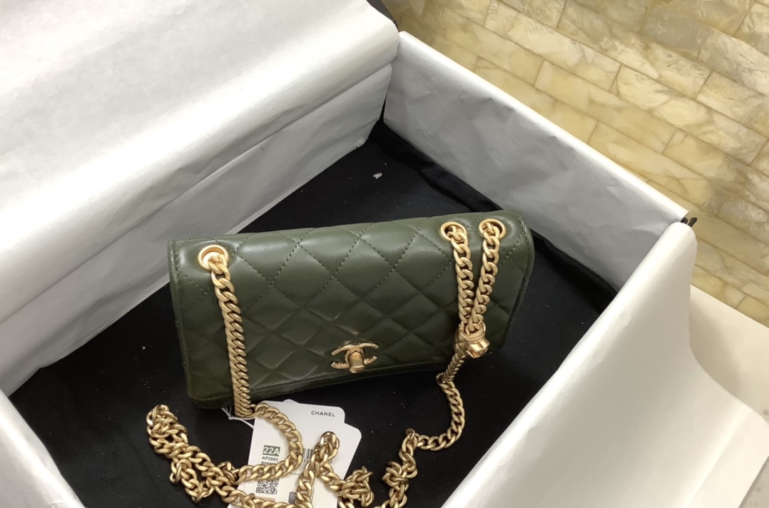 Chanel Woc Wallet on Chain Pearl Crush Green