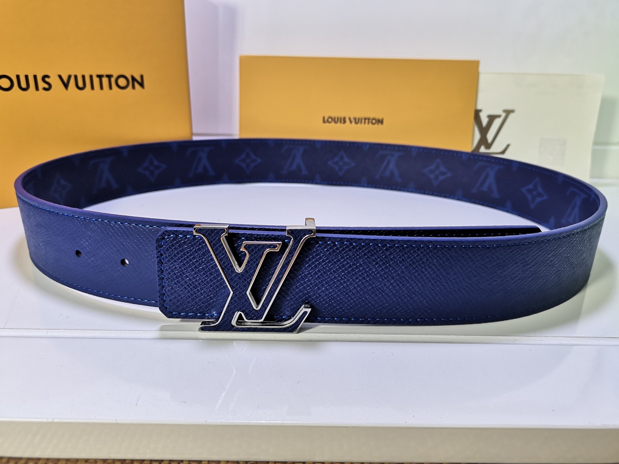 Cheap Replica Louis Vuitton Men Leather Belt Width 4CM 114