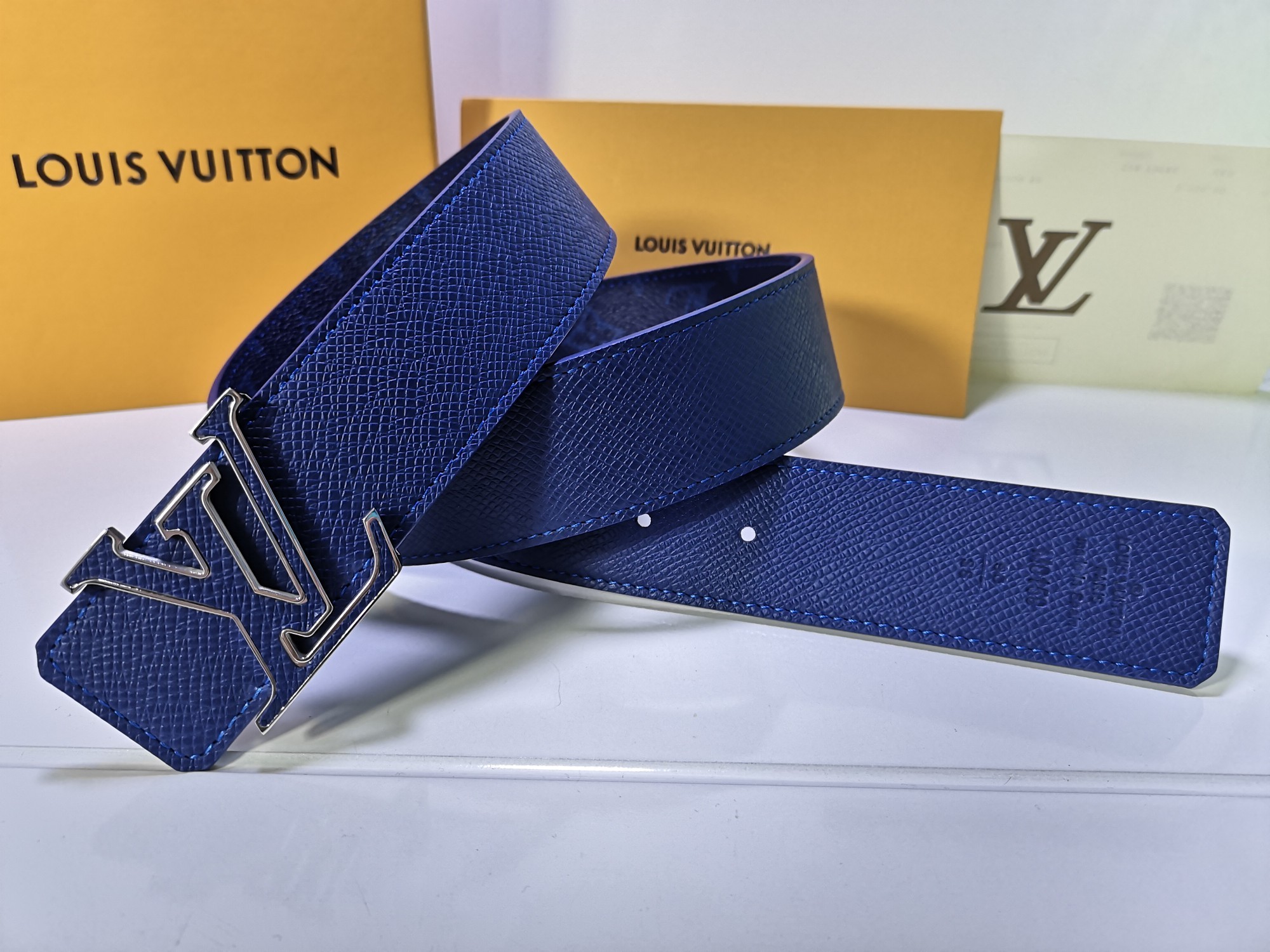 Cheap Replica Louis Vuitton Men Leather Belt Width 4CM 114