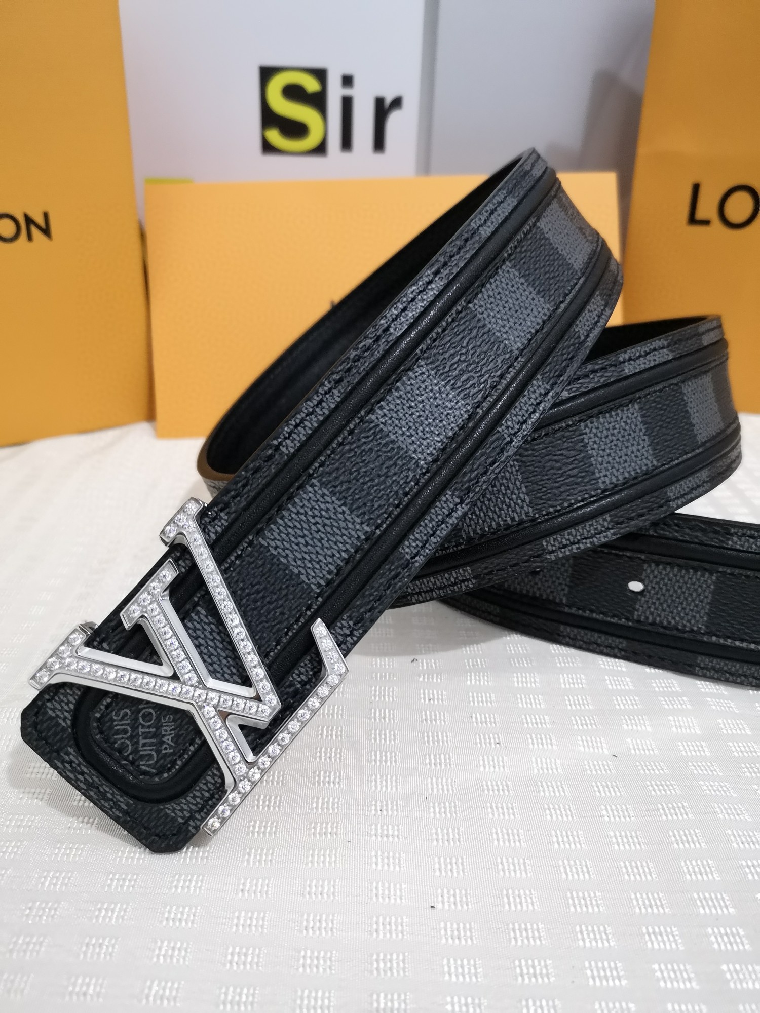 Cheap Replica Louis Vuitton Men Leather Belt Width 4CM 115