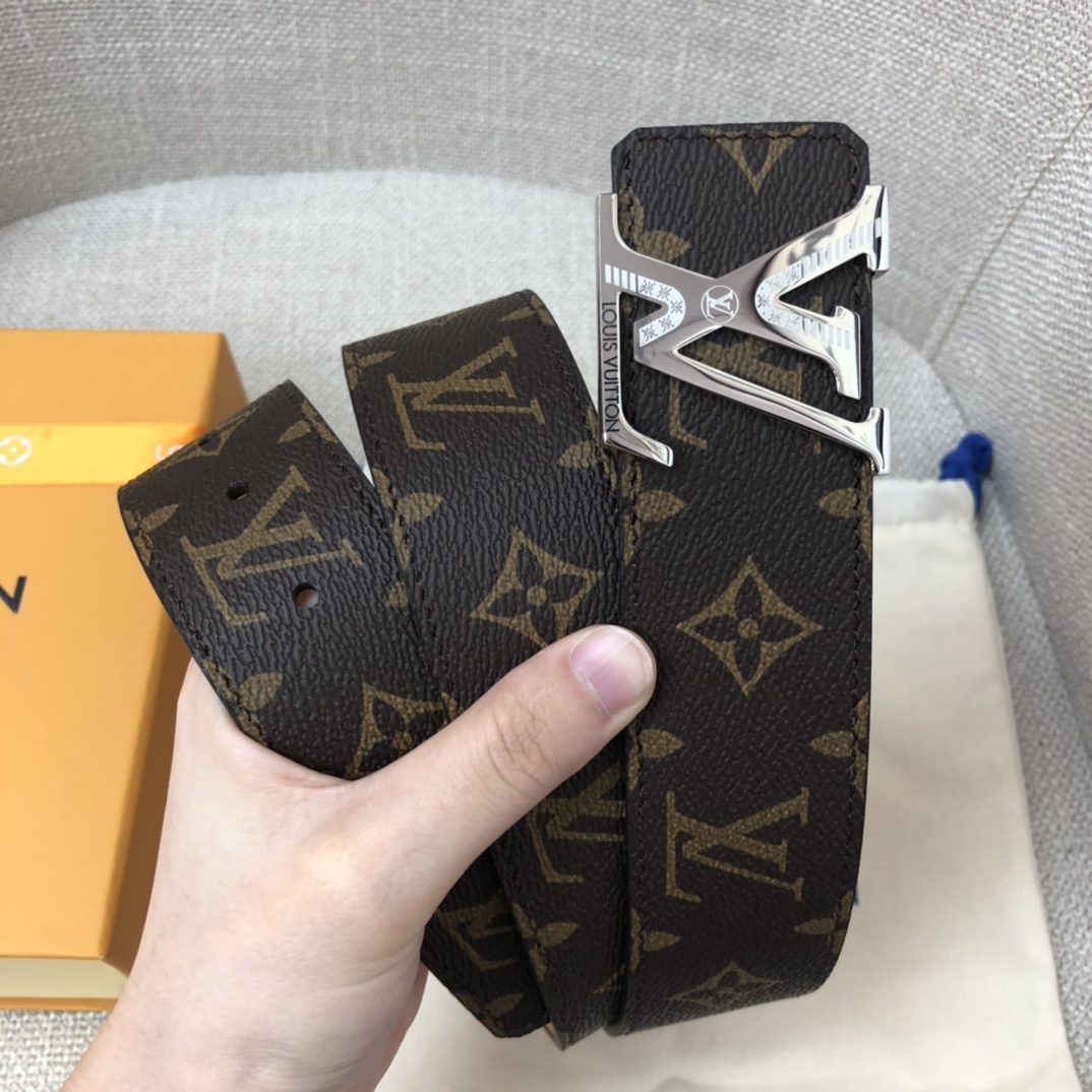 Cheap Replica Louis Vuitton Men Leather Belt Width 4CM 121