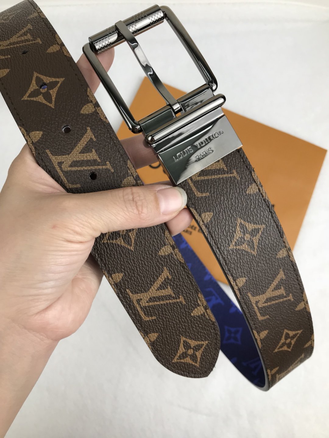 Cheap Replica Louis Vuitton Men Leather Belt Width 4cm 088