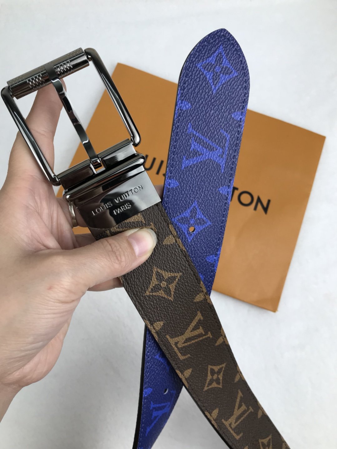 Cheap Replica Louis Vuitton Men Leather Belt Width 4cm 088