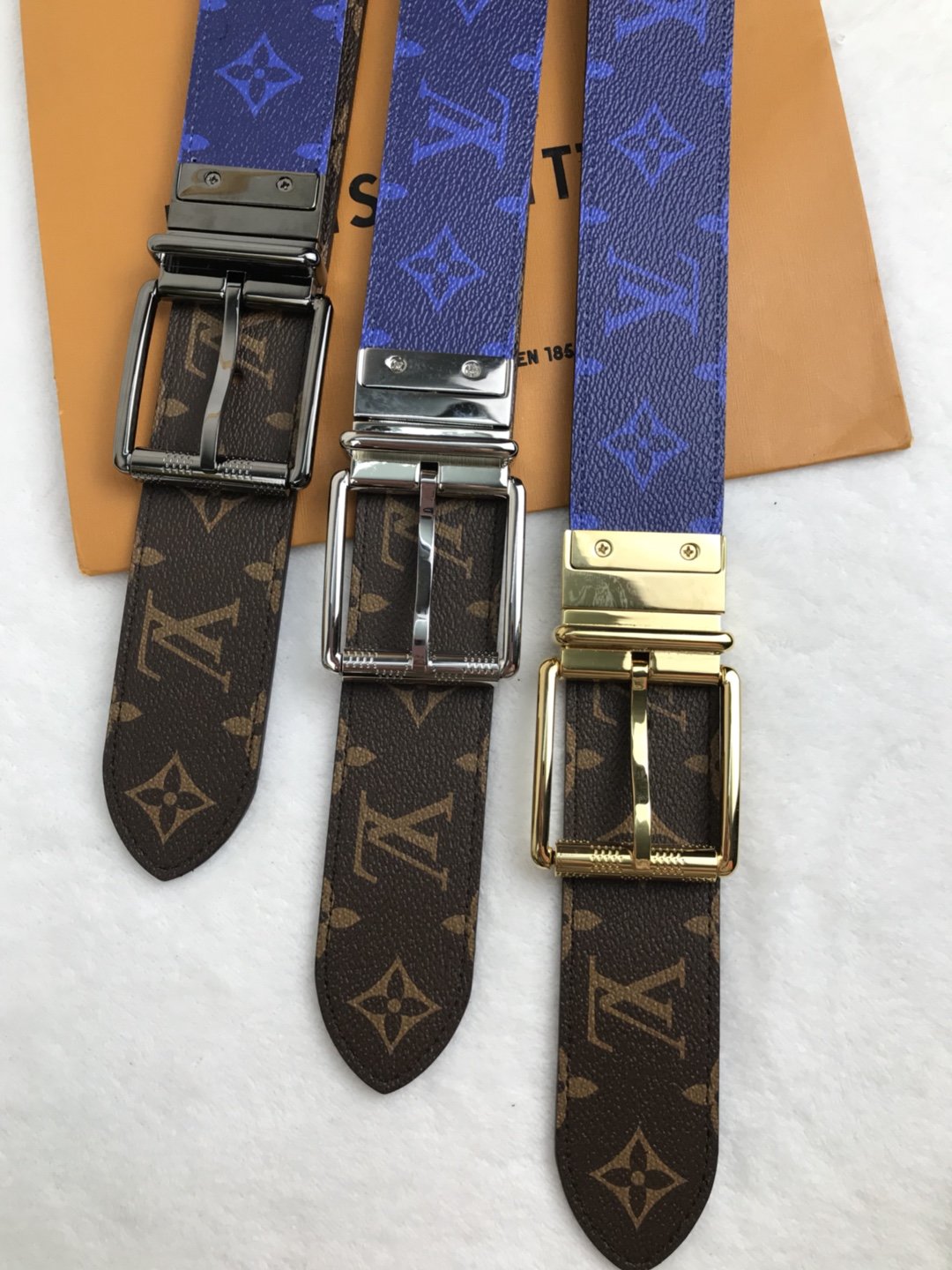 Cheap Replica Louis Vuitton Men Leather Belt Width 4cm 090