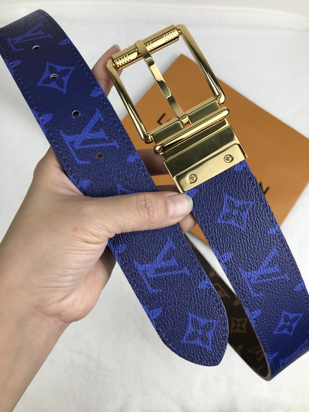 Cheap Replica Louis Vuitton Men Leather Belt Width 4cm 090