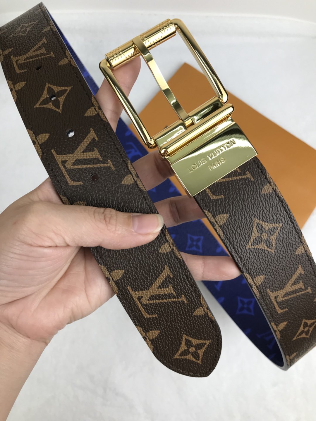 Cheap Replica Louis Vuitton Men Leather Belt Width 4cm 090