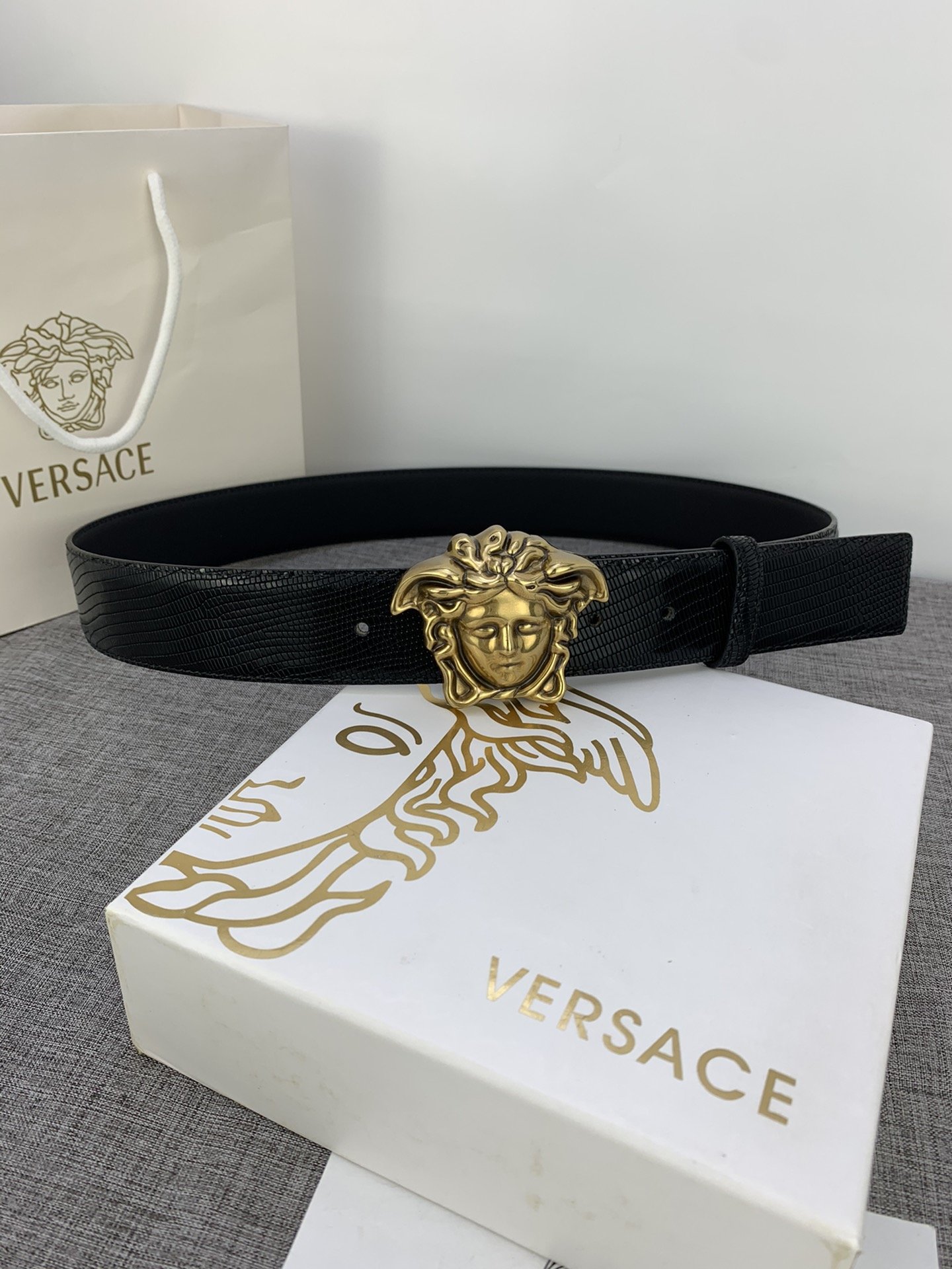 Cheap Replica Versace Men Reversible Leather Belt Width 4cm With Gold Buckle 025