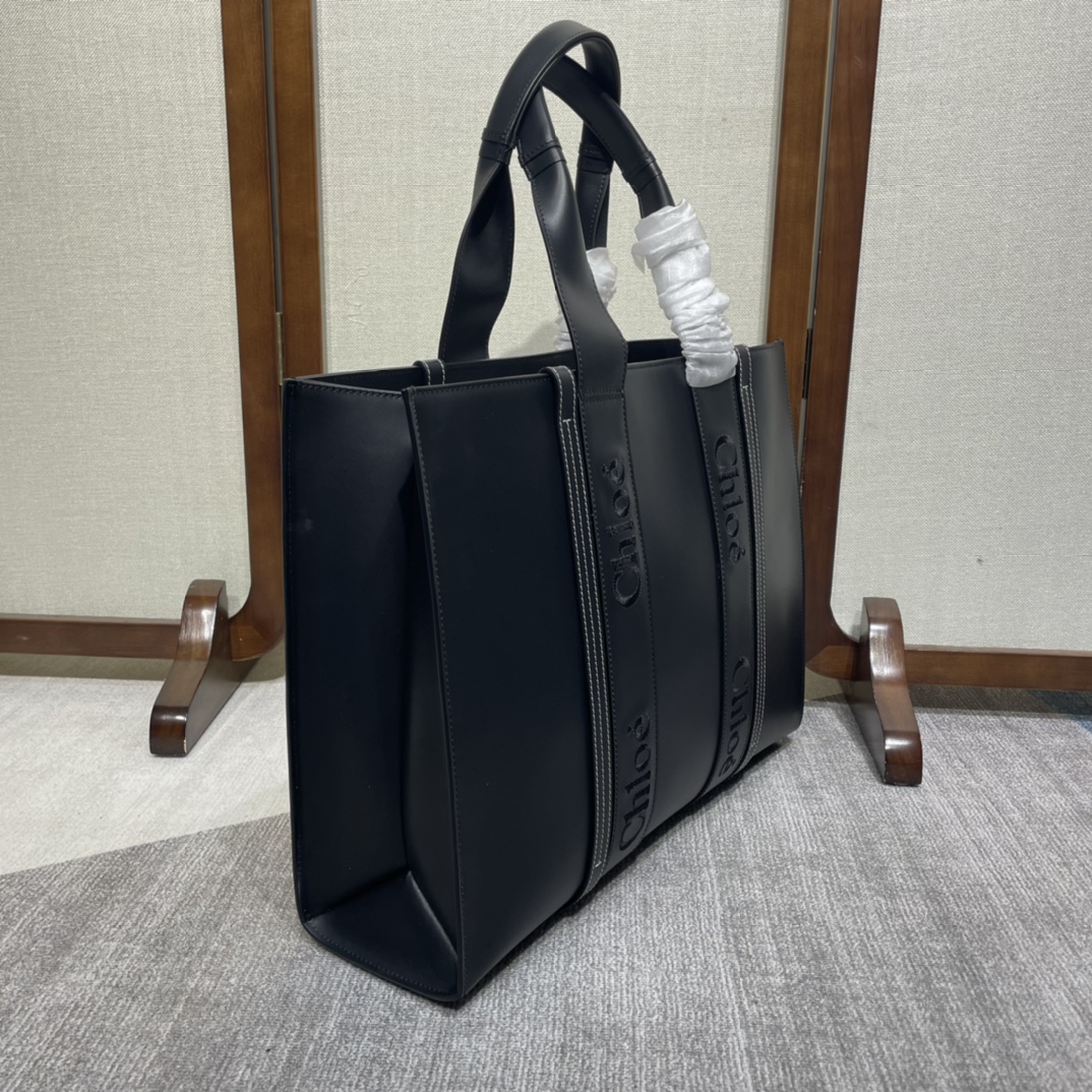 Chloe Large Woody Tote Bag from Smooth Calfskin Black