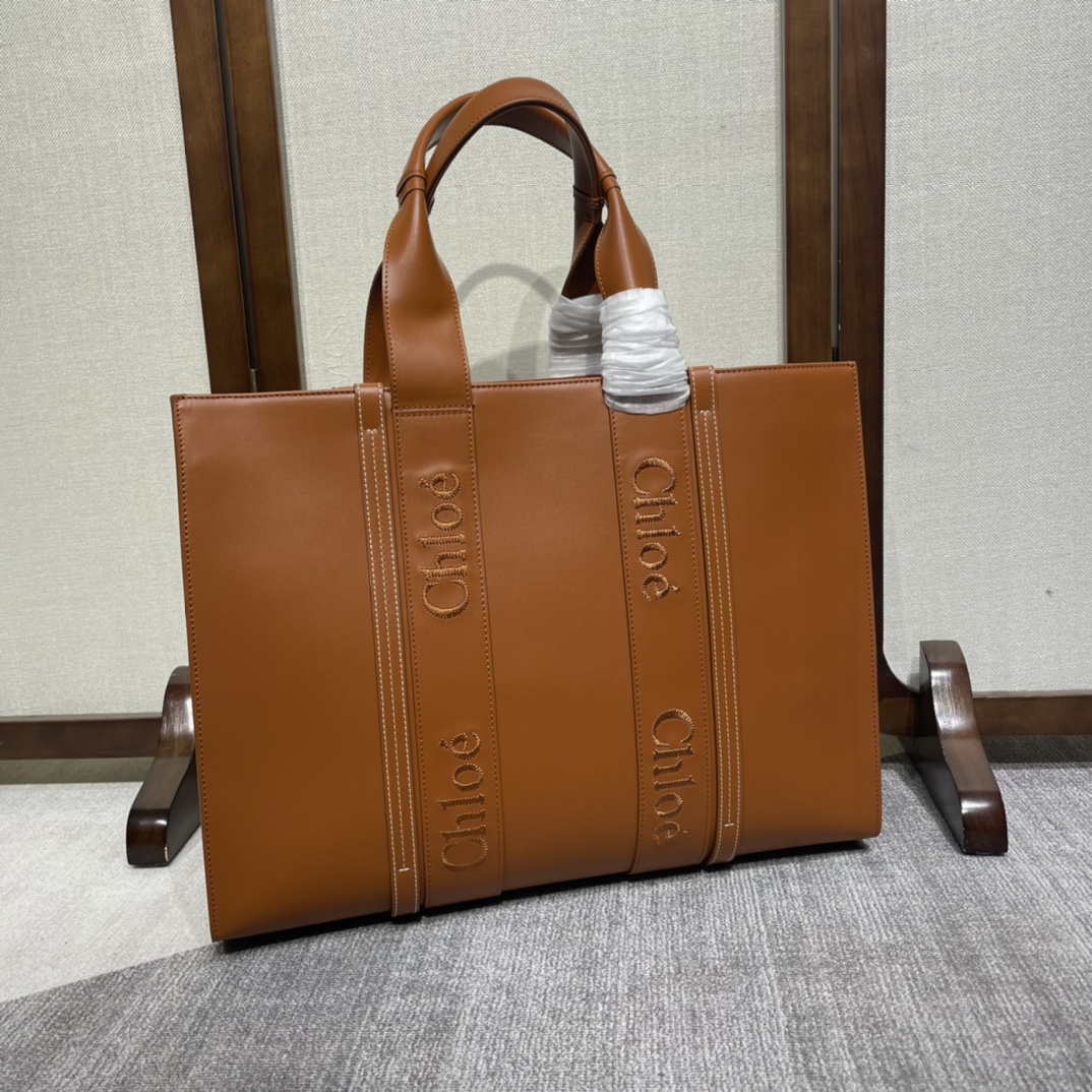 Chloe Large Woody Tote Bag from Smooth Calfskin Brown