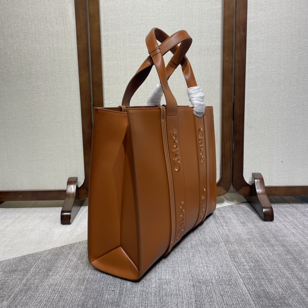 Chloe Large Woody Tote Bag from Smooth Calfskin Brown