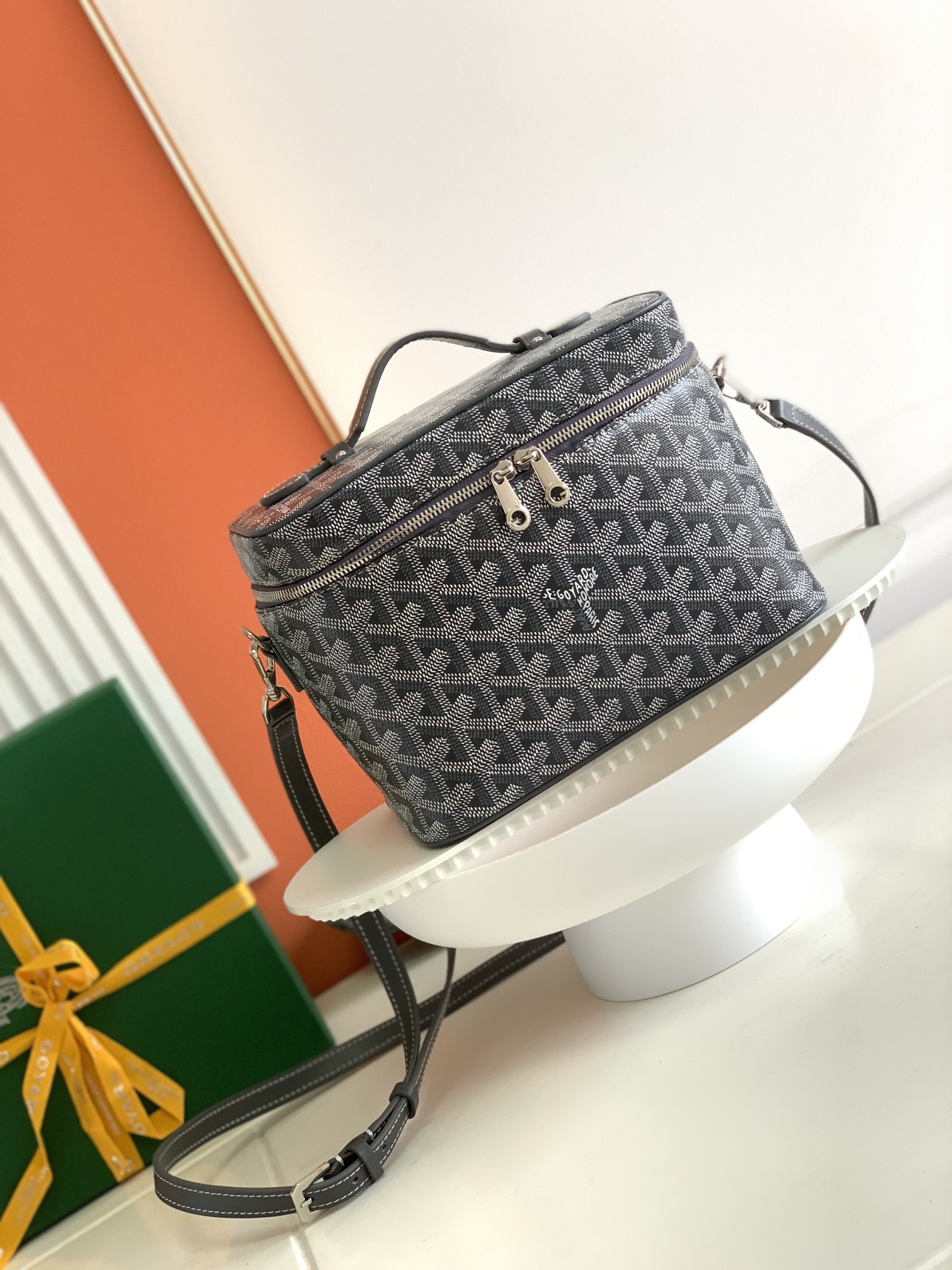 Copy Goyard Goyardine Muse Vanity Case Black and Gray