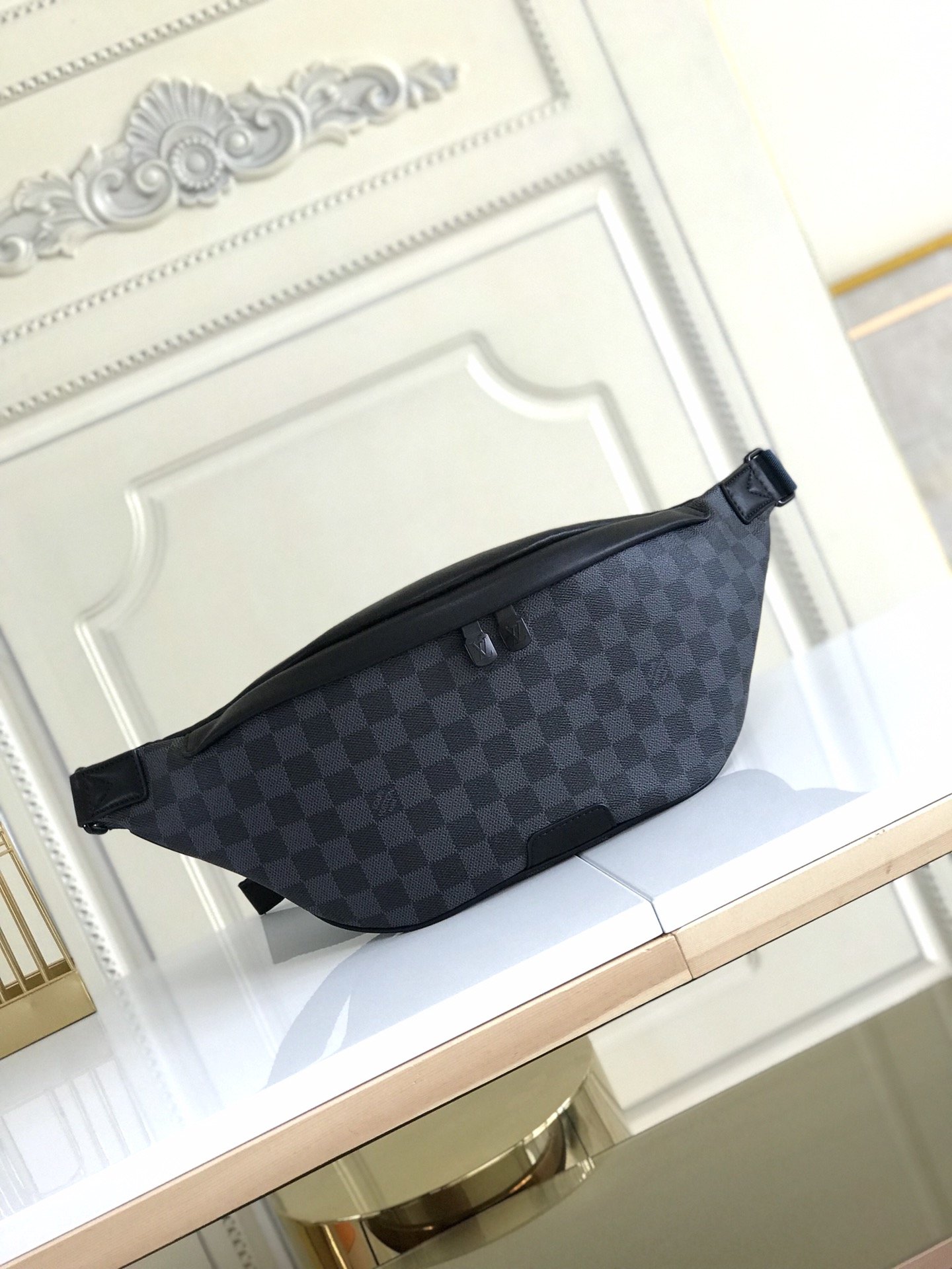 Copy Louis Vuitton N40187 Men Body-conscious Discovery Bumbag Damier Graphite Coated Canvas