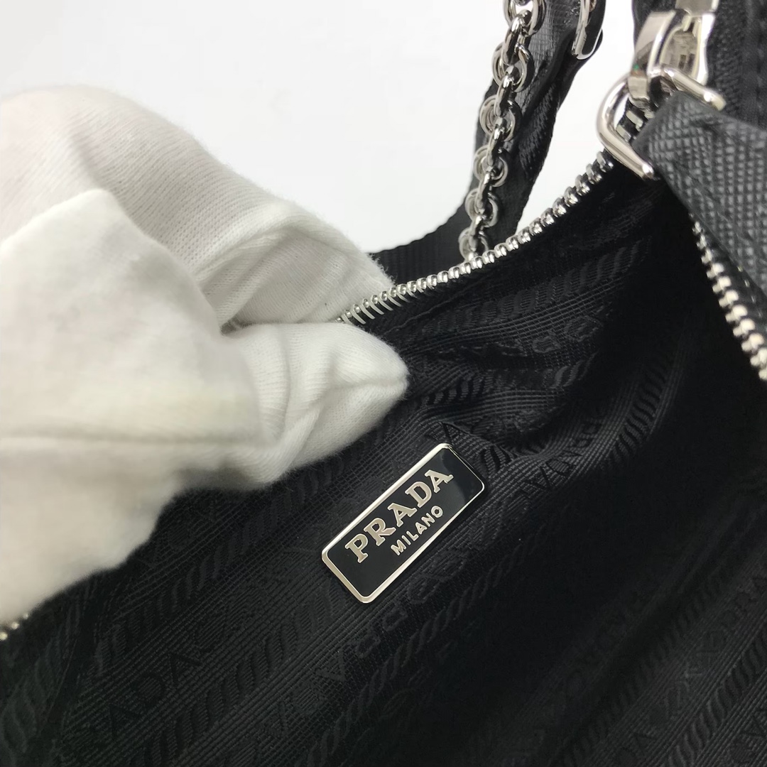 Copy Prada 1BH204 Re-Edition 2005 Re-Nylon Bag Black