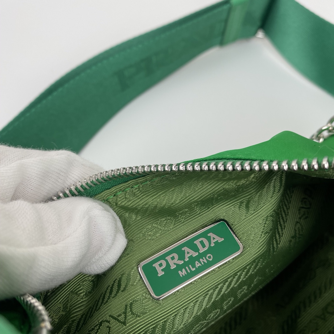 Copy Prada 1BH204 Re-Edition 2005 Re-Nylon Bag Green