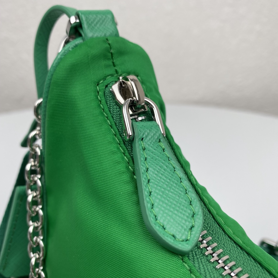 Copy Prada 1BH204 Re-Edition 2005 Re-Nylon Bag Green