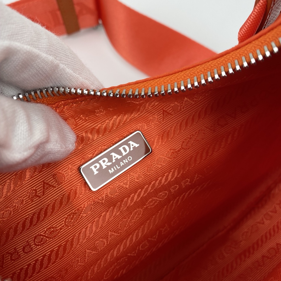 Copy Prada 1BH204 Re-Edition 2005 Re-Nylon Bag Orange