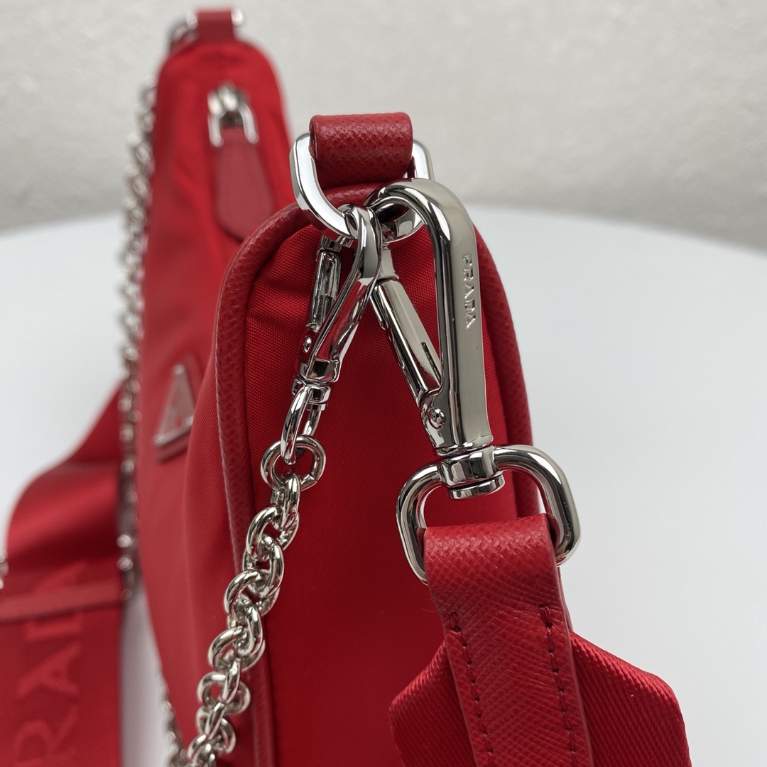 Copy Prada 1BH204 Re-Edition 2005 Re-Nylon Bag Red