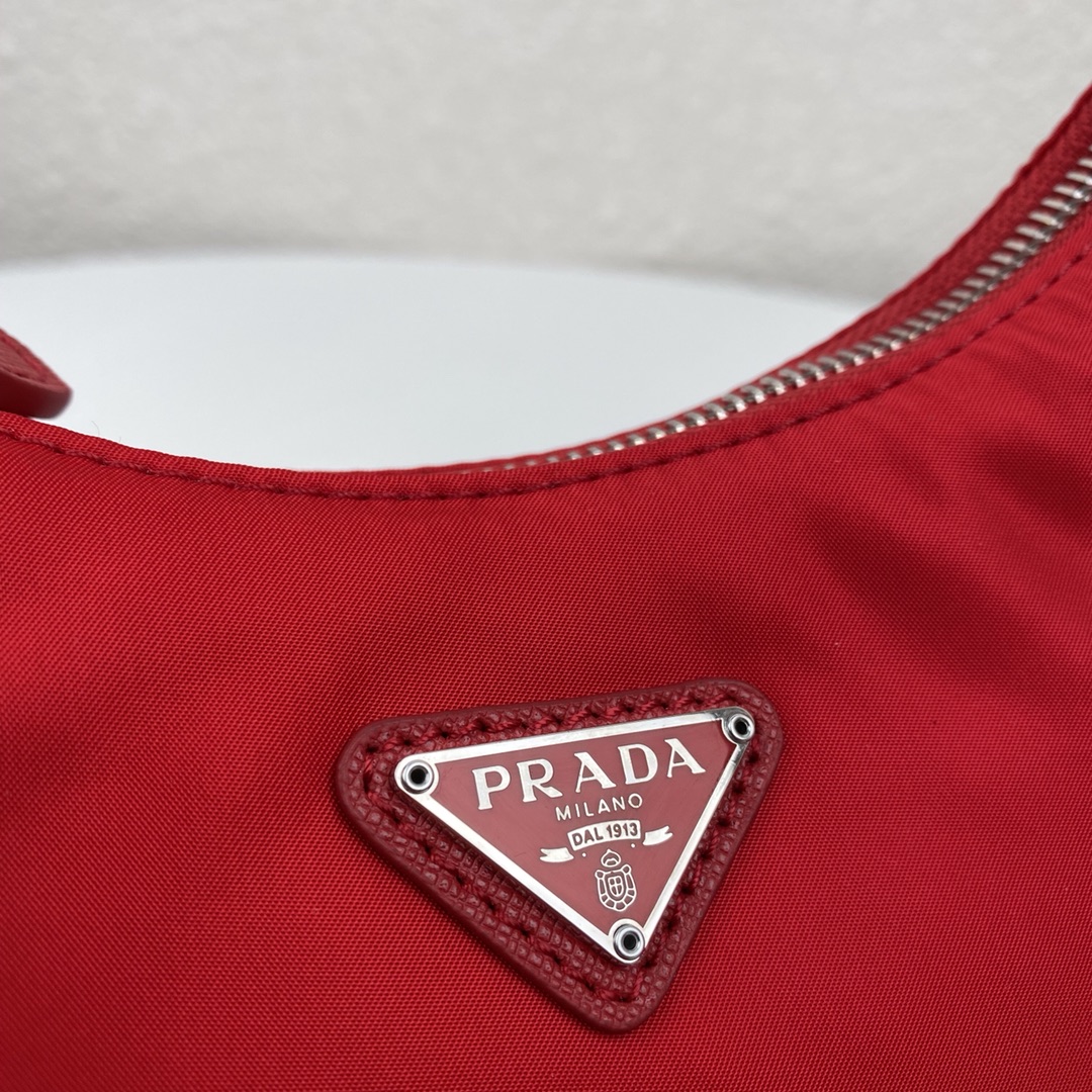 Copy Prada 1BH204 Re-Edition 2005 Re-Nylon Bag Red