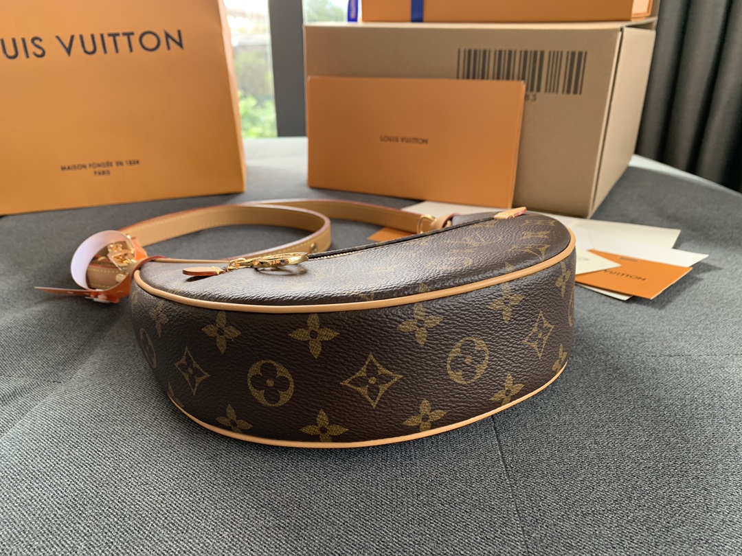 Cruise 2022 Show Louis Vuitton M81094 a half-moon Baguette Handbag Monogram Coated Canvas Copy