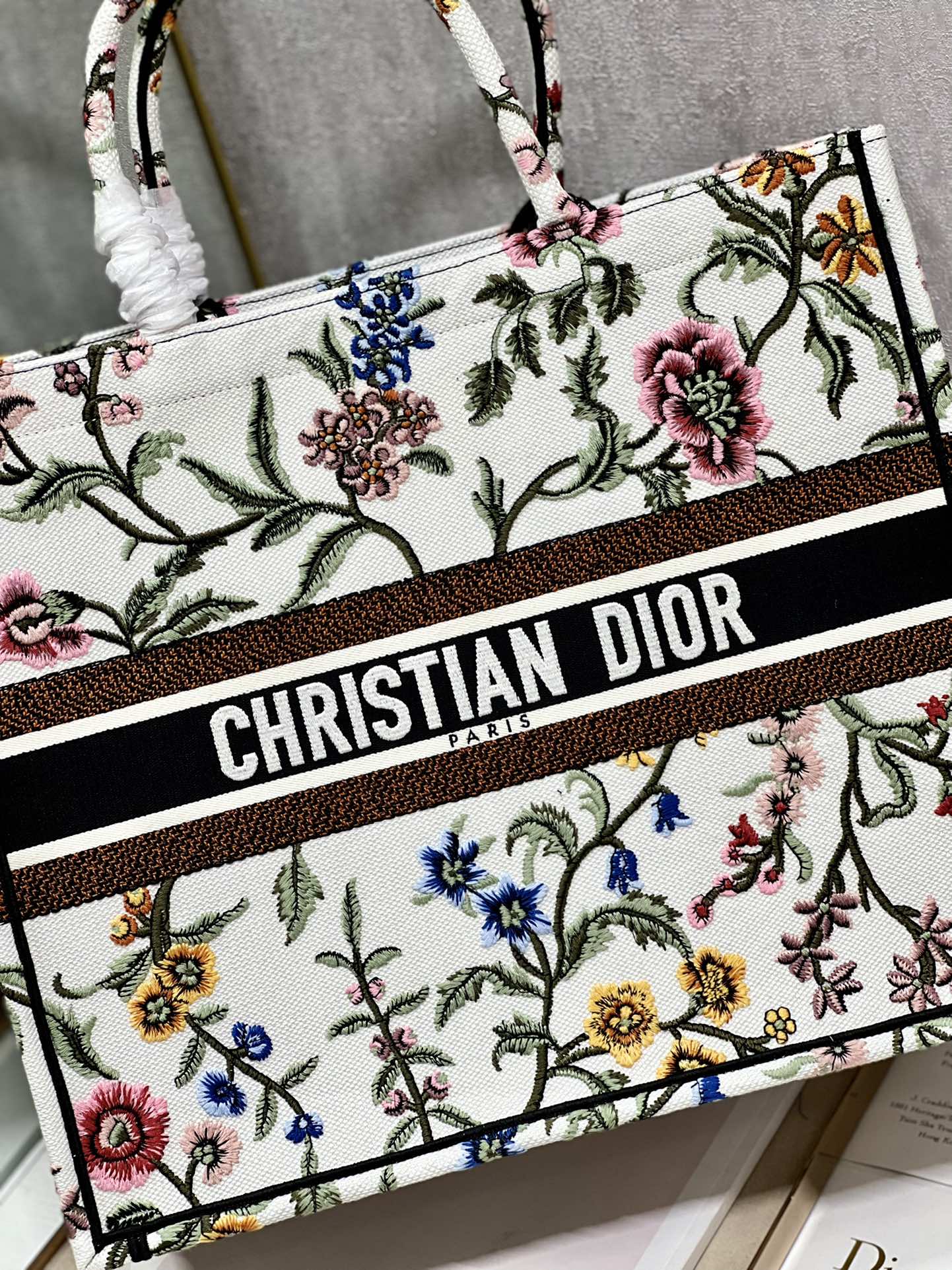 Dior Book Tote Large 42cm White Multicolor Dior Jardin Botanique Embroidery