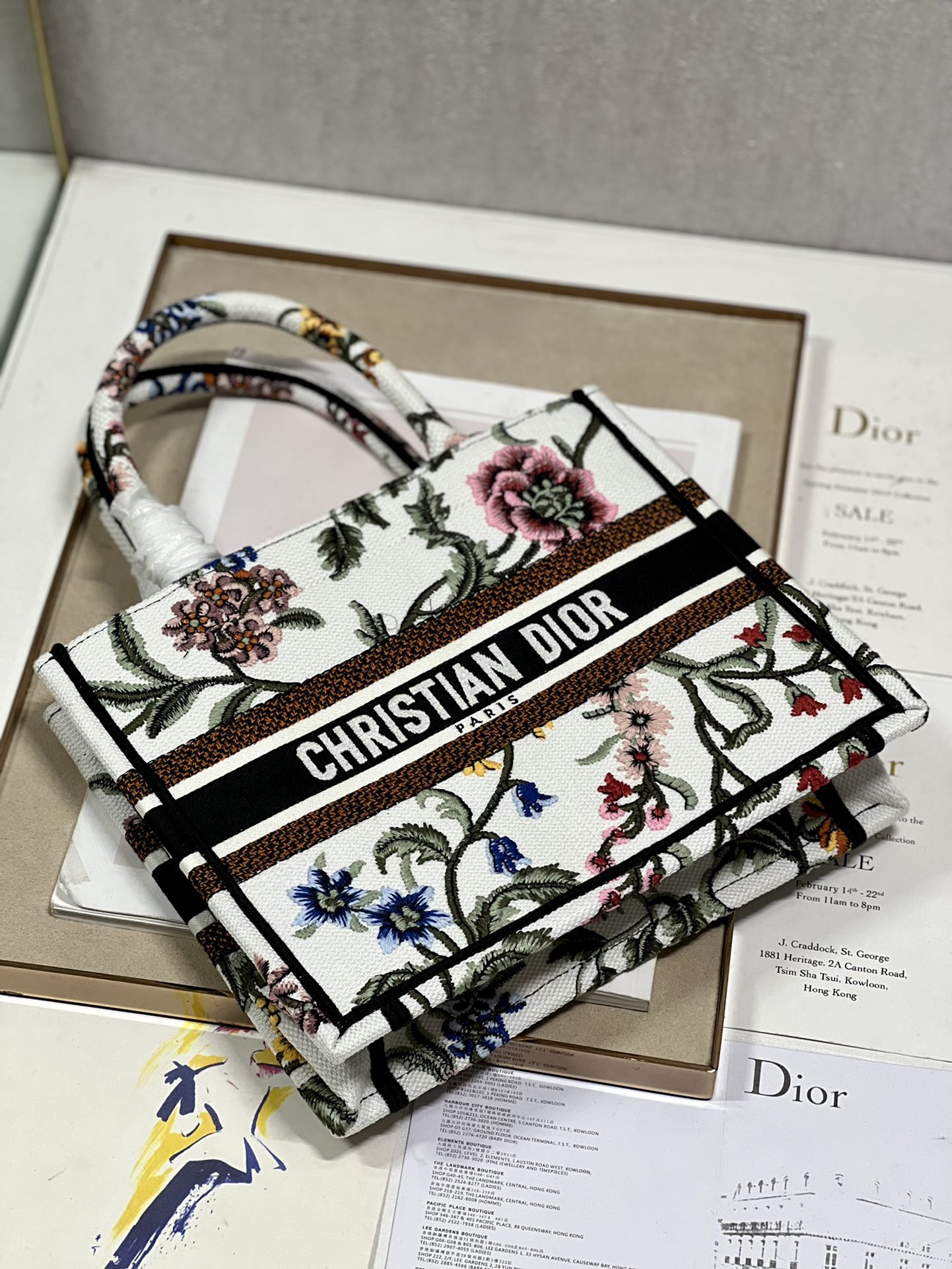 Dior Book Tote Small 26.5cm White Multicolor Dior Jardin Botanique Embroidery