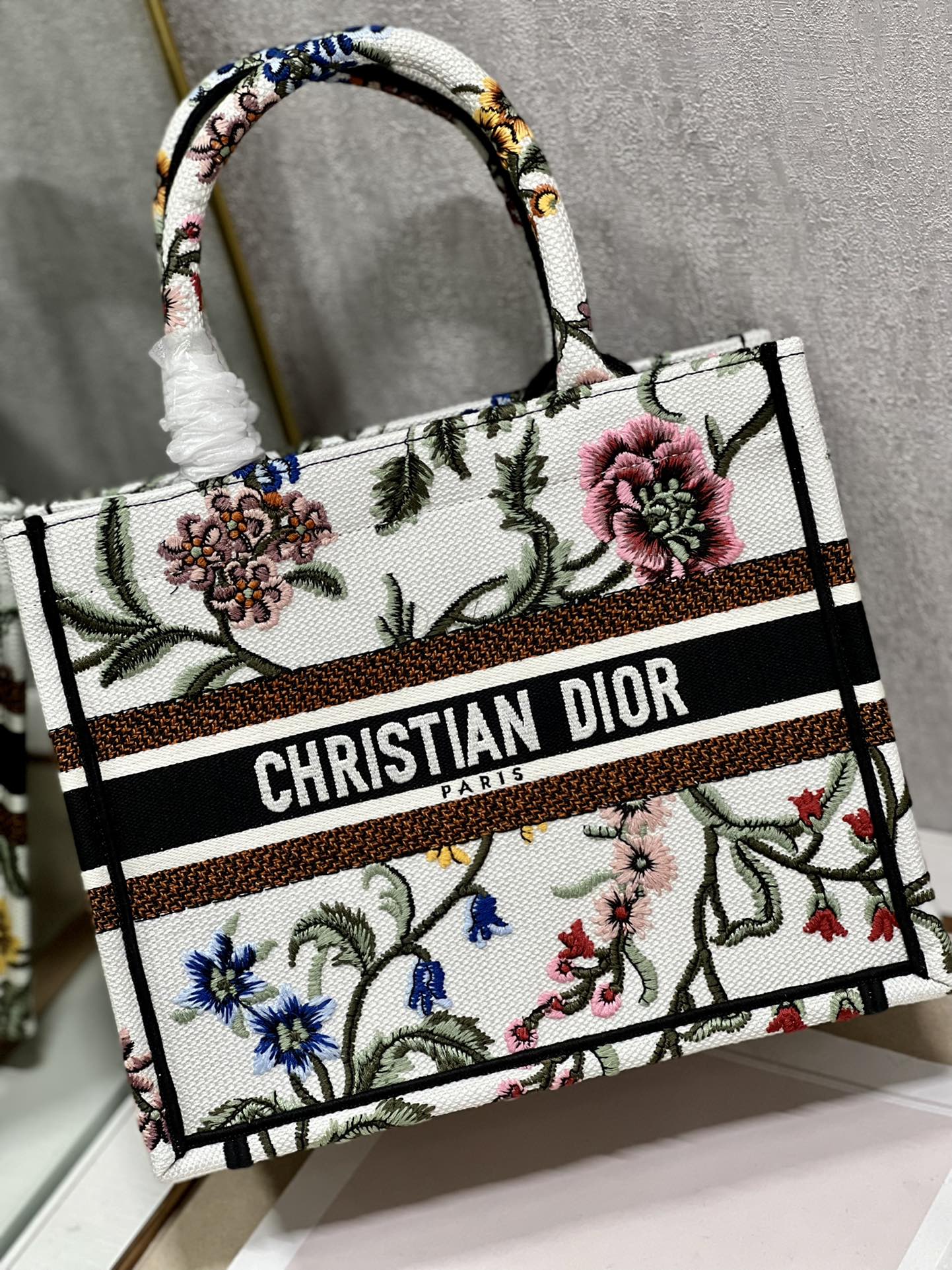 Dior Book Tote Small 26.5cm White Multicolor Dior Jardin Botanique Embroidery