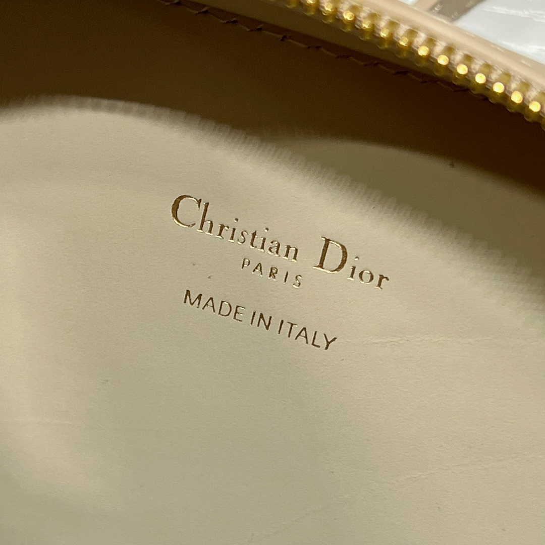 Dior CD SIGNATURE BAG WITH STRAP Caramel Beige  Calfskin