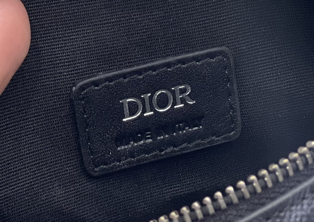 Dior Hit The Road Vertical Pouch Dior Black CD Diamond Canvas