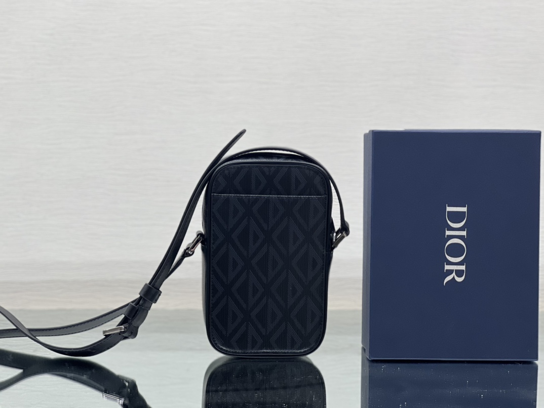 Dior Hit The Road Vertical Pouch Dior Black CD Diamond Canvas