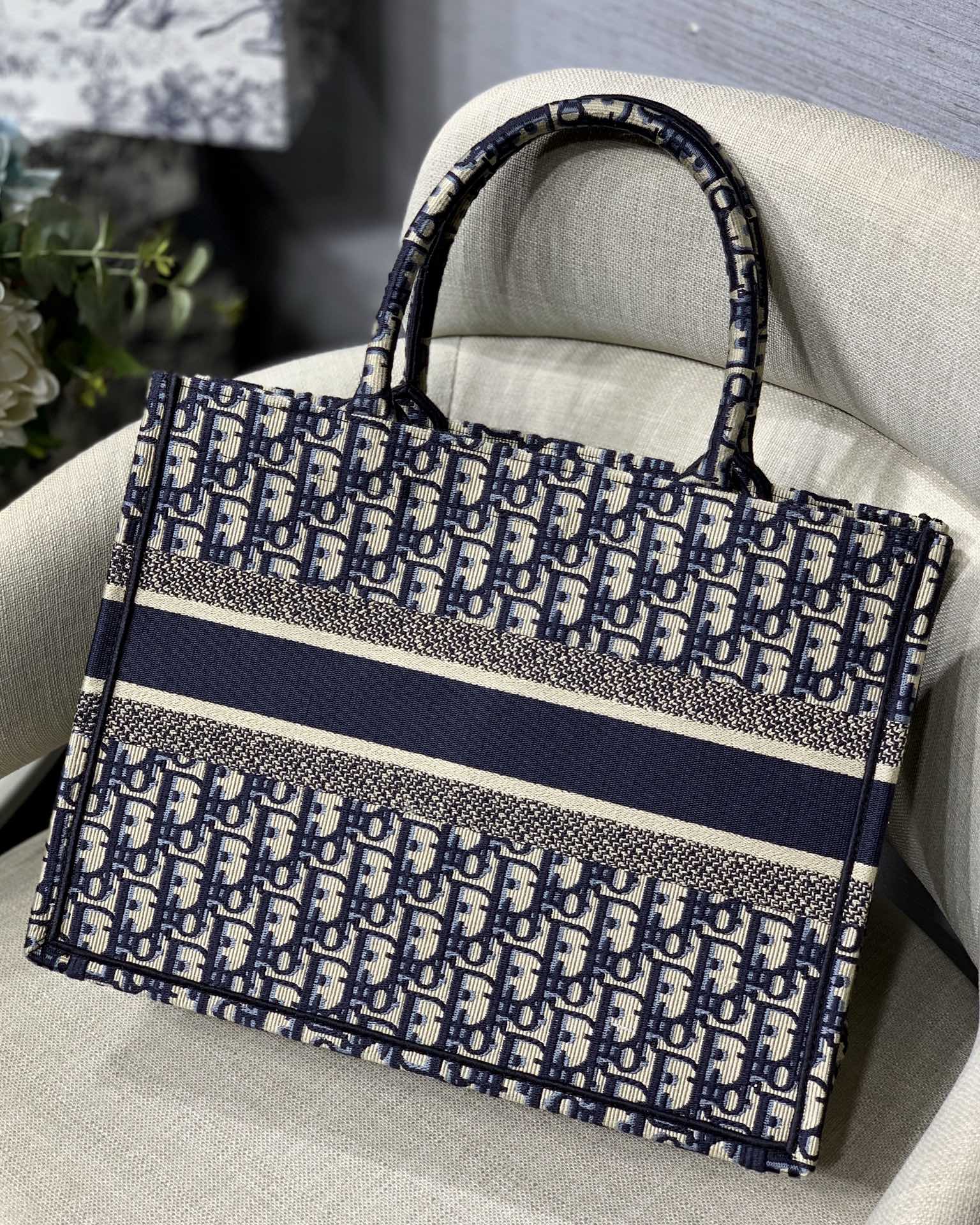 Dior Medium Blue Dior Oblique Embroidery Book Tote 36cm