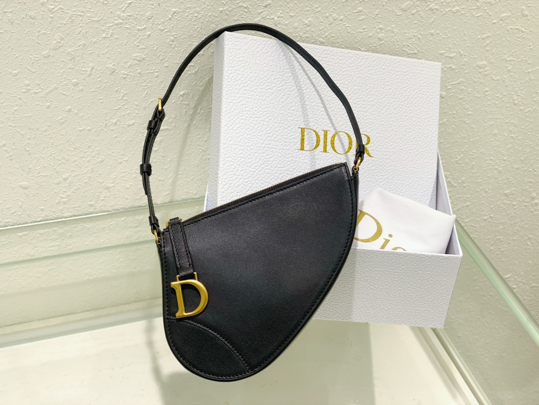 Dior Saddle Shoulder Pouch Black Goatskin