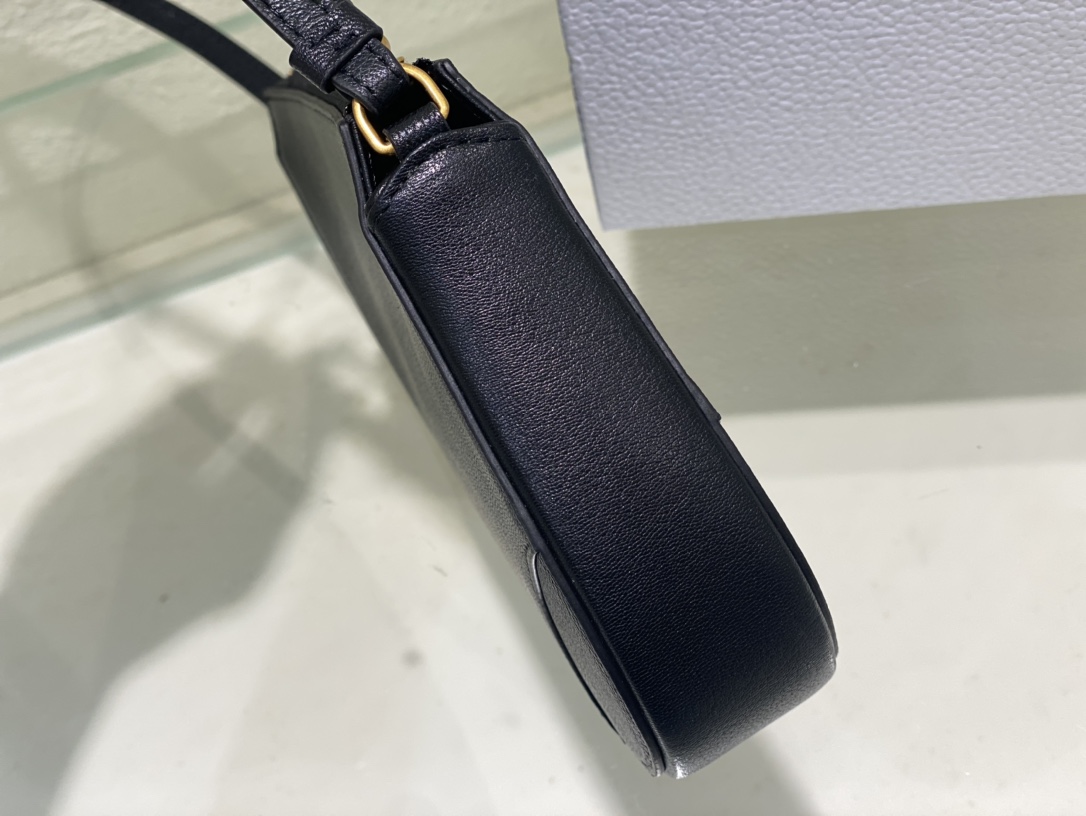 Dior Saddle Shoulder Pouch Black Goatskin